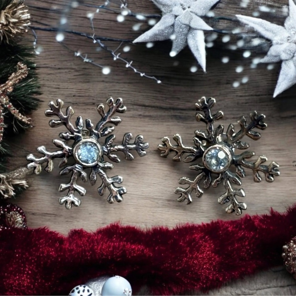 Sterling Silver Snowflake with Blue Topaz earrings